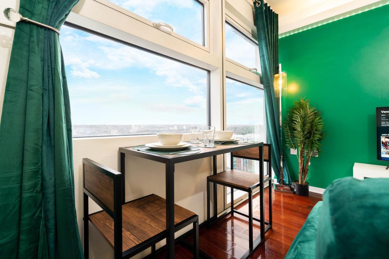 Maevela Apartments - Top Floor Rolex Themed Studio Apt Inside The Cube, Mailbox - Free Netflix & Wifi Birmingham Exterior foto