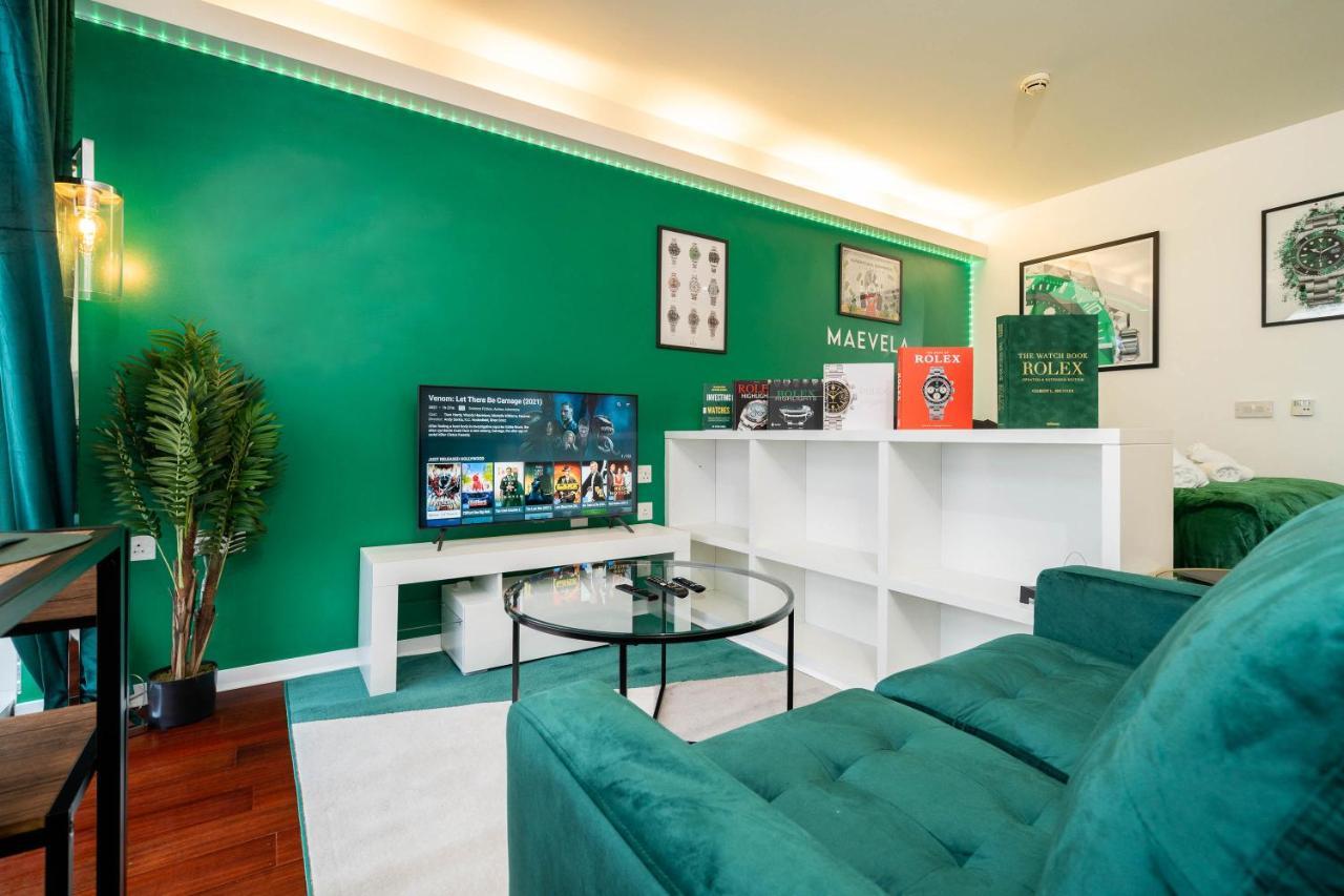 Maevela Apartments - Top Floor Rolex Themed Studio Apt Inside The Cube, Mailbox - Free Netflix & Wifi Birmingham Exterior foto