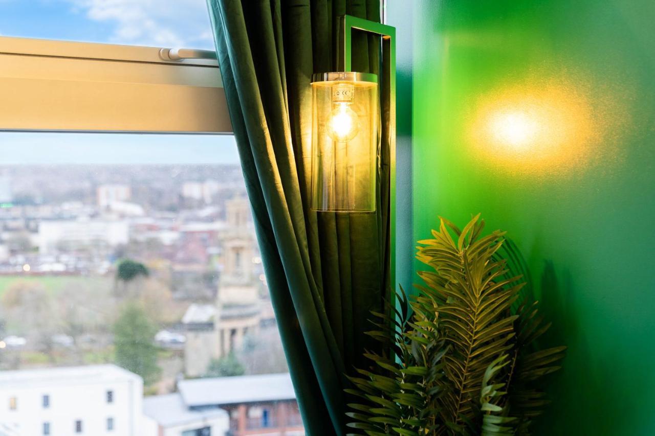 Maevela Apartments - Top Floor Rolex Themed Studio Apt Inside The Cube, Mailbox - Free Netflix & Wifi Birmingham Exterior foto